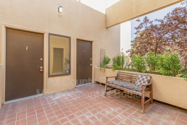 Foto del edificio - 3835 Northbrook Dr