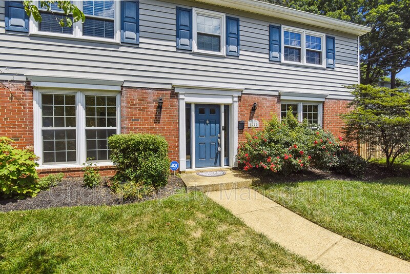 8222 Stonewall Dr, Vienna, VA 22180 House Rental in Vienna, VA