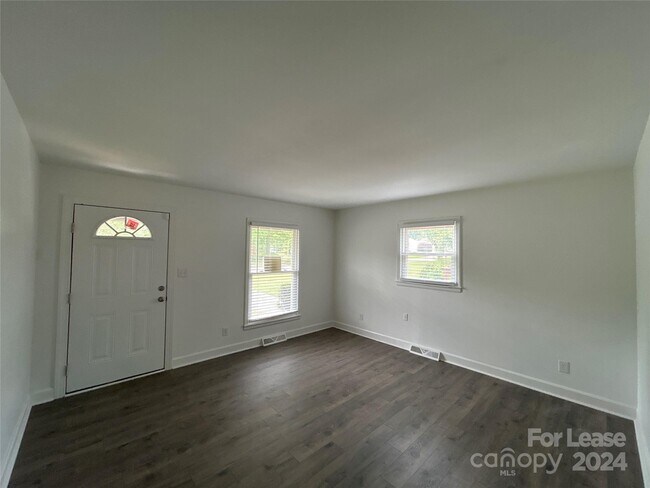 Building Photo - 3709 Topsfield Rd