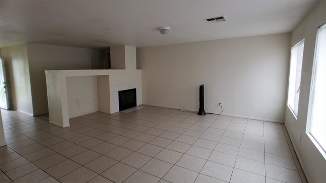 Building Photo - 4710 Shadow Stone St