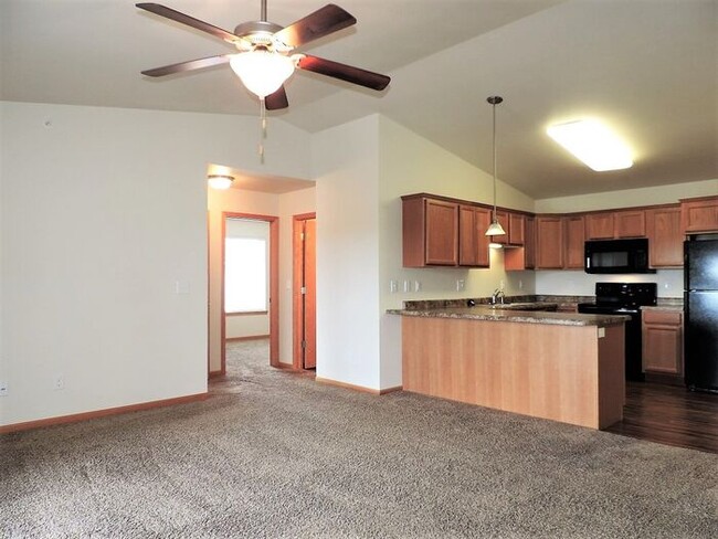Building Photo - $1,050 | 2 Bedroom, 2 Bathroom Condo | No ...