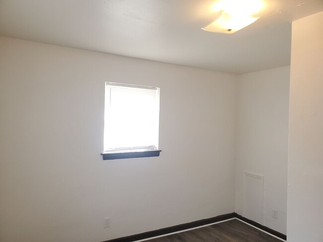 Foto del edificio - Chesapeake: 2 bedroom 1 bath Duplex in Gre...