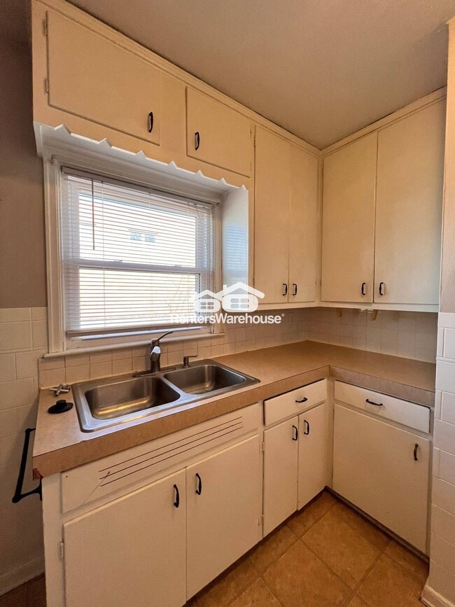 Building Photo - 1144 Polk Blvd