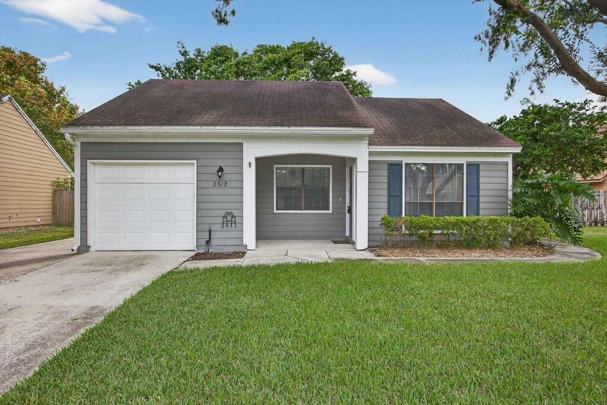 Foto principal - 2512 Blufton Dr
