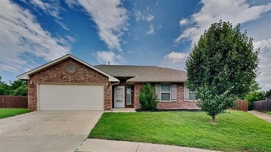 Building Photo - 1300 Selborne Pl