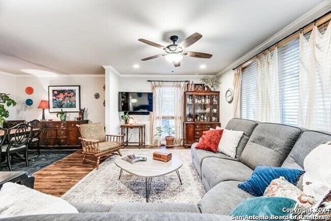 Foto del edificio - 204 Walnut Way