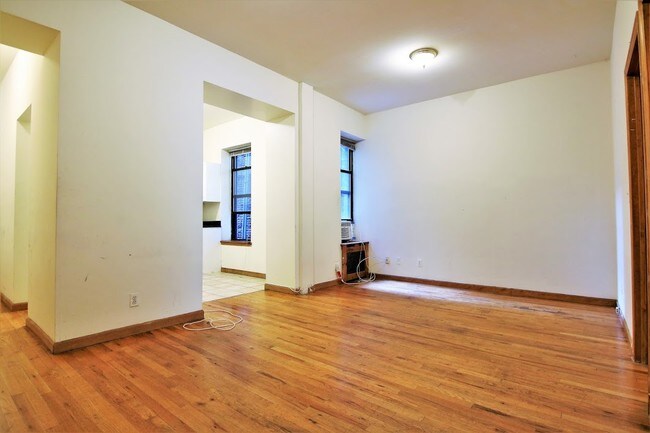 Building Photo - 292 W 92nd St