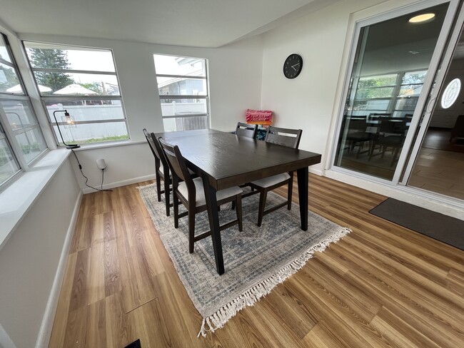 Building Photo - 1744 10th St SW