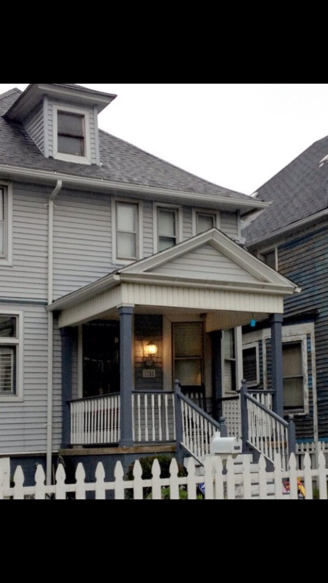 Foto del edificio - 1748 Calumet St