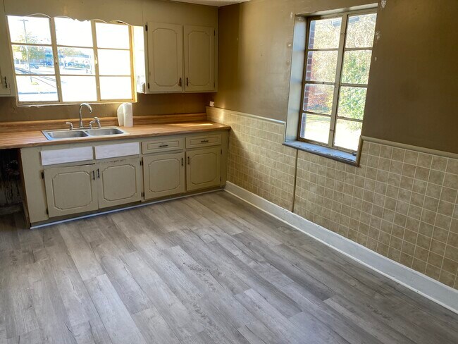 Eat in Kitchen - 525 W Frederick St