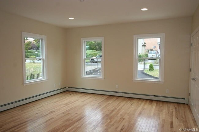 Building Photo - 385 Palisade Ave
