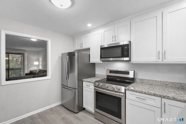 Foto del edificio - 9 Avon Ct