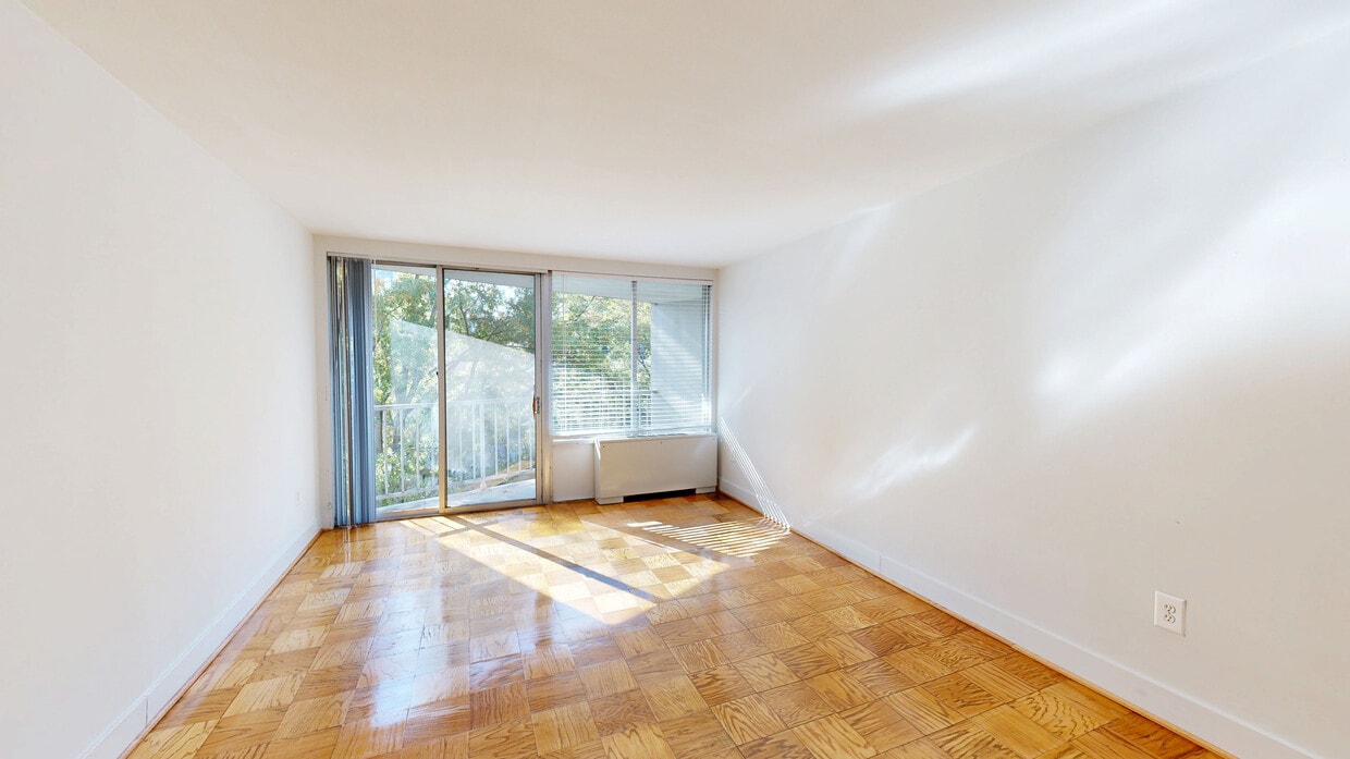 Photo - Newport West Apartments