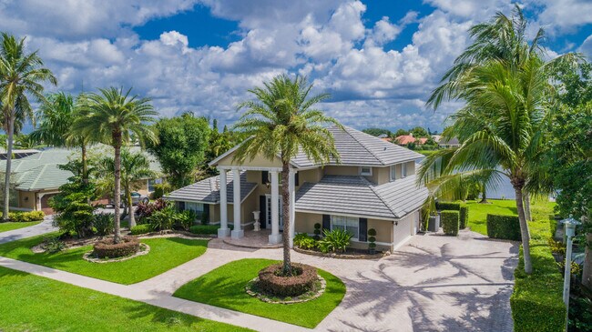 Foto del edificio - 2144 Henley Pl