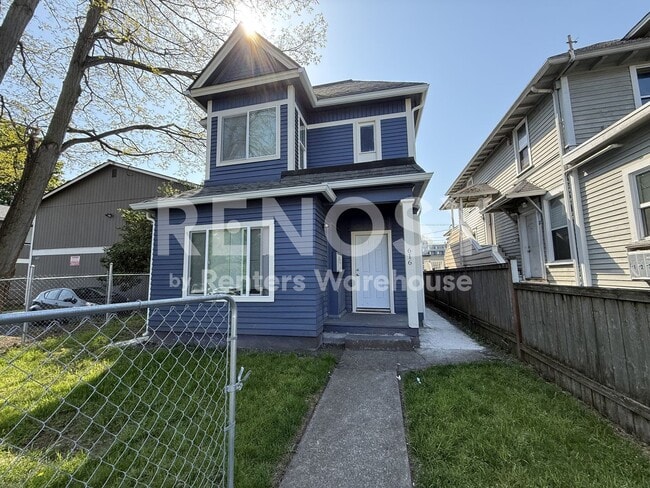 Building Photo - 616 S G St