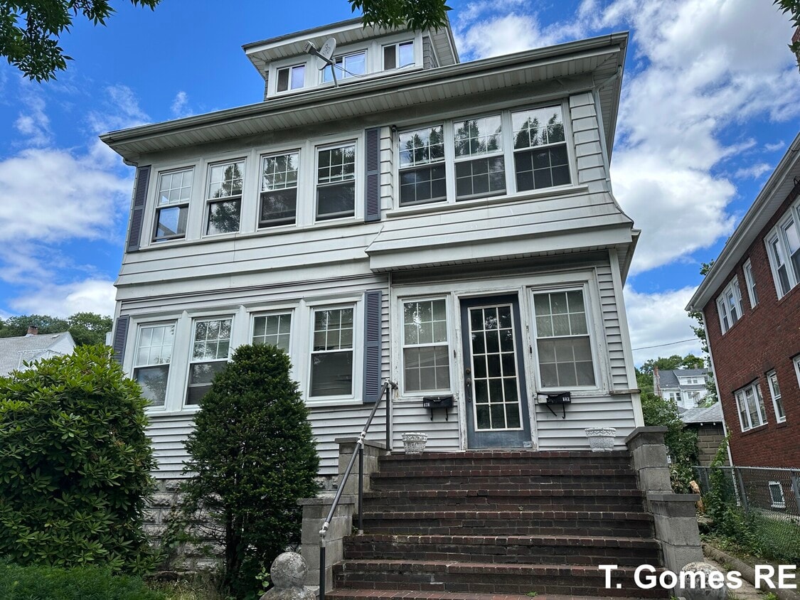 139 Fellsway W Unit 3, Medford, MA 02155 Condo for Rent in Medford, MA