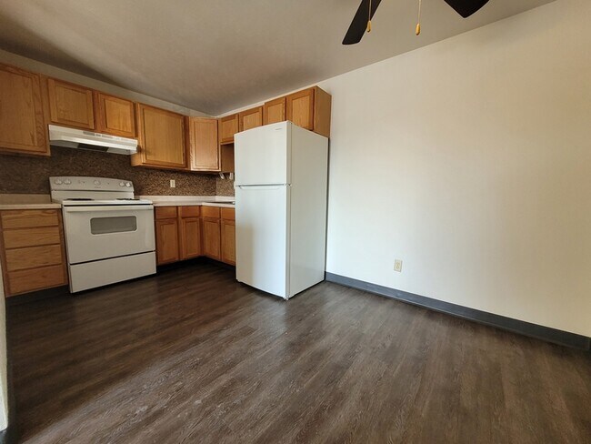 Building Photo - 535 Spinnaker Ln