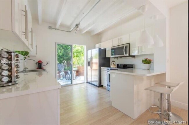 Foto del edificio - 11517 NE 12th Ave