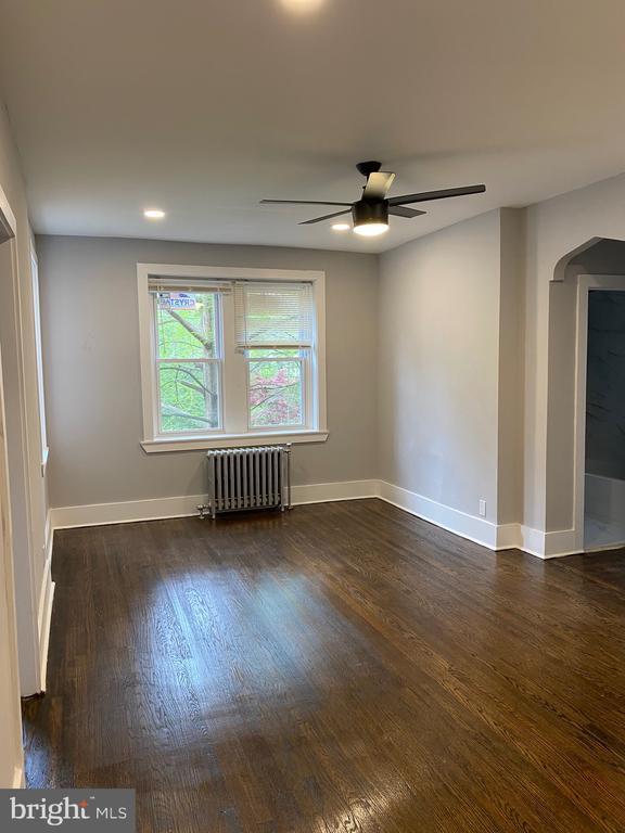 Foto del edificio - 6100 McCallum St