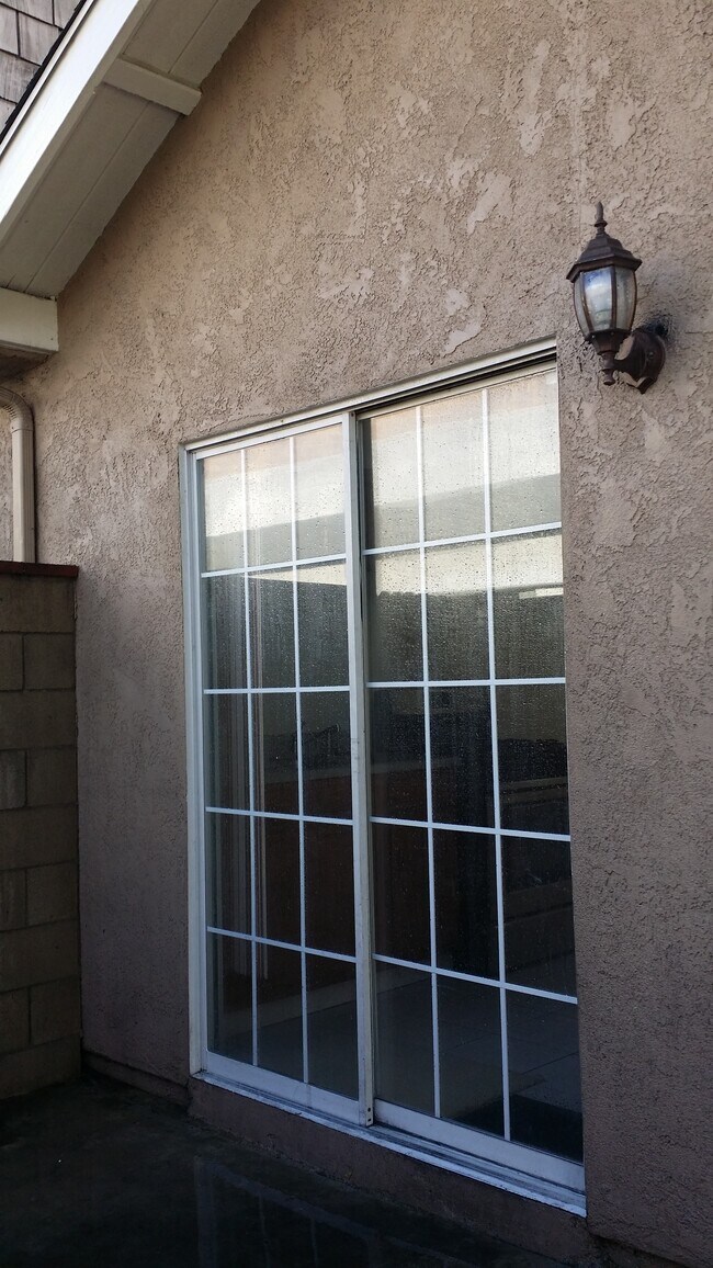 Entry Door - 16584 Lorelei Ln
