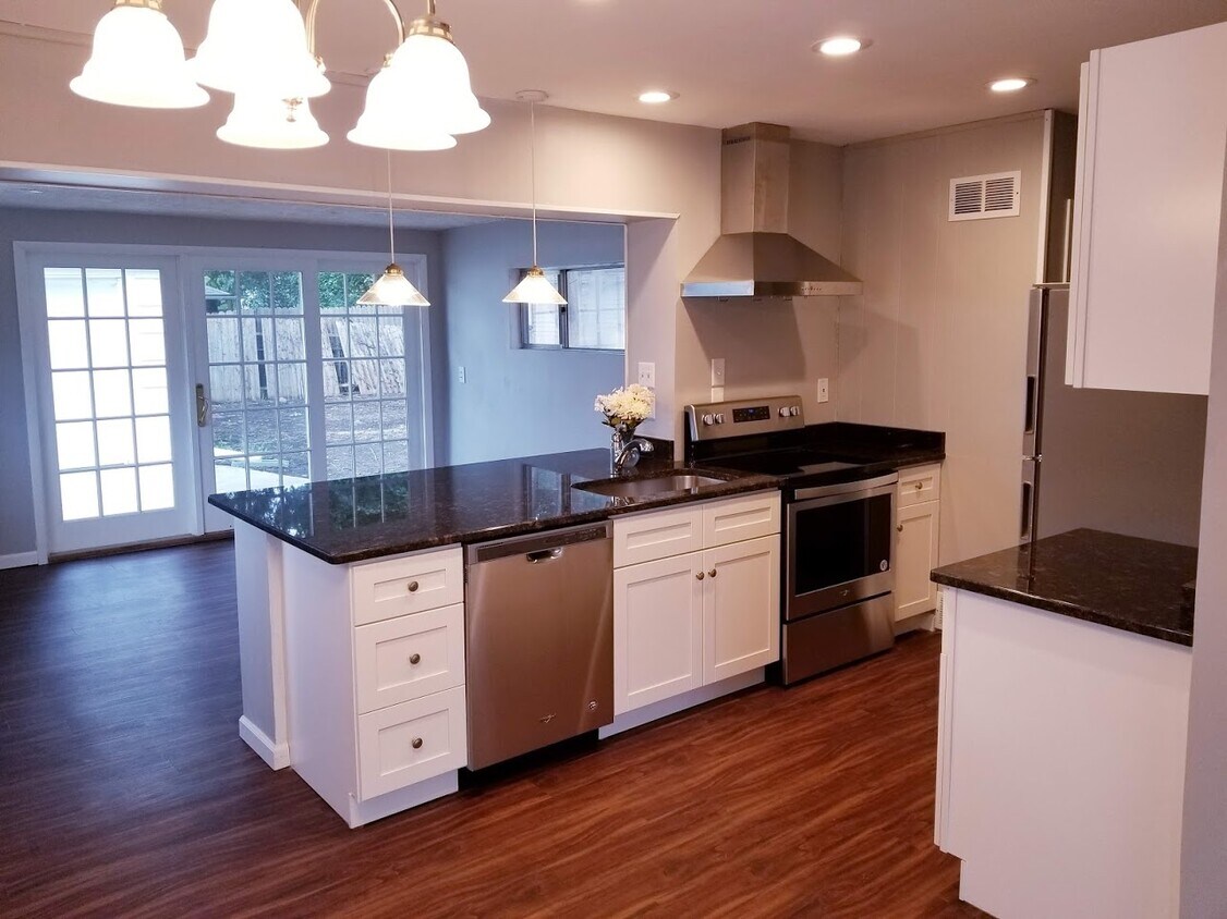 Foto principal - 336 Huntley Ave