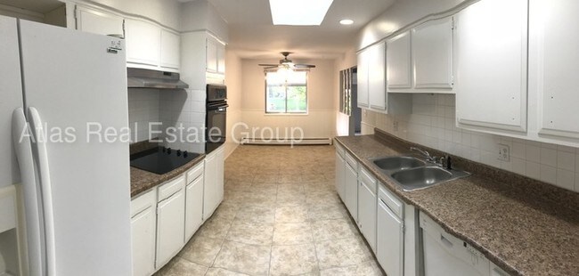 Foto del edificio - 2705 Pierce St