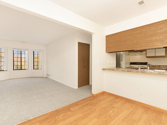 Building Photo - Tanglewood Apartments