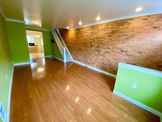 Building Photo - 305 S Lehigh St
