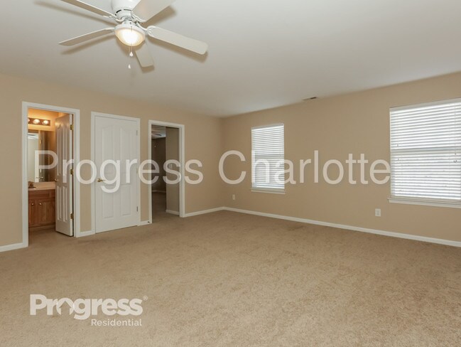 Building Photo - 5433 Stowe Derby Dr