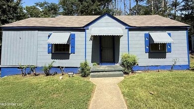 Building Photo - 3158 Alameda Dr