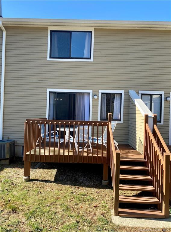 Building Photo - 10 Wiggins Farm Dr