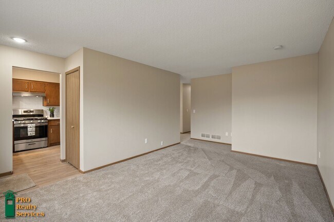 Building Photo - 3 Bedroom House **1 Month Free Rent with a...