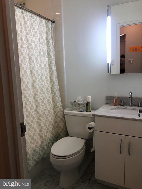 Foto del edificio - 219 S 18th St