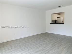Building Photo - 2 br, 2.5 bath Townhome - 213 Palm Cir E