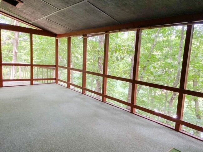 Foto del edificio - Lake Front Living on Lanier!