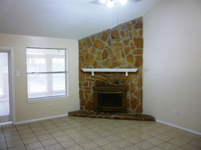 Building Photo - 7207 Grackle Dr