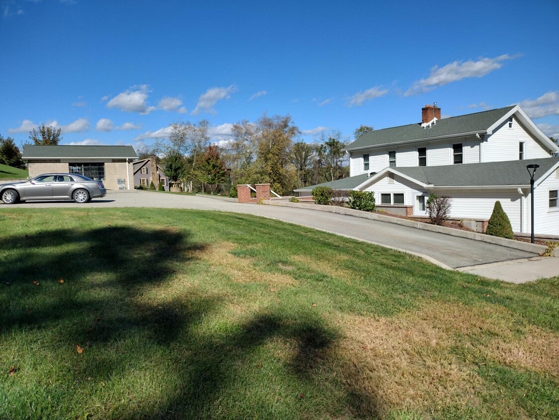 Rear of house/Parking Lo - 935 Latrobe Crabtree Rd