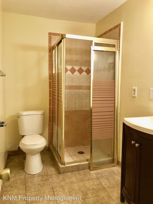 Building Photo - 7 Scottsdale Dr