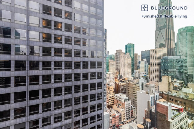Building Photo - 70 W 45th St