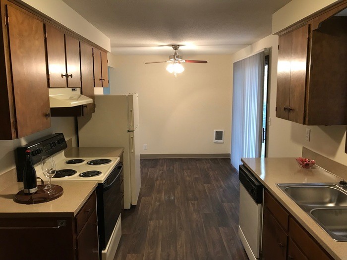 881 Hopkins Ct NE, Keizer, OR 97303 Room for Rent in Keizer, OR