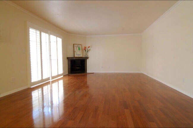 Building Photo - 834 6th St
