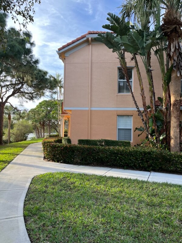 Foto del edificio - 2042 Alta Meadows Ln