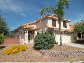 Building Photo - 10211 N Oak Knoll Ln