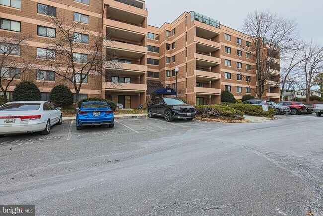 Foto del edificio - 2903 Fallstaff Rd