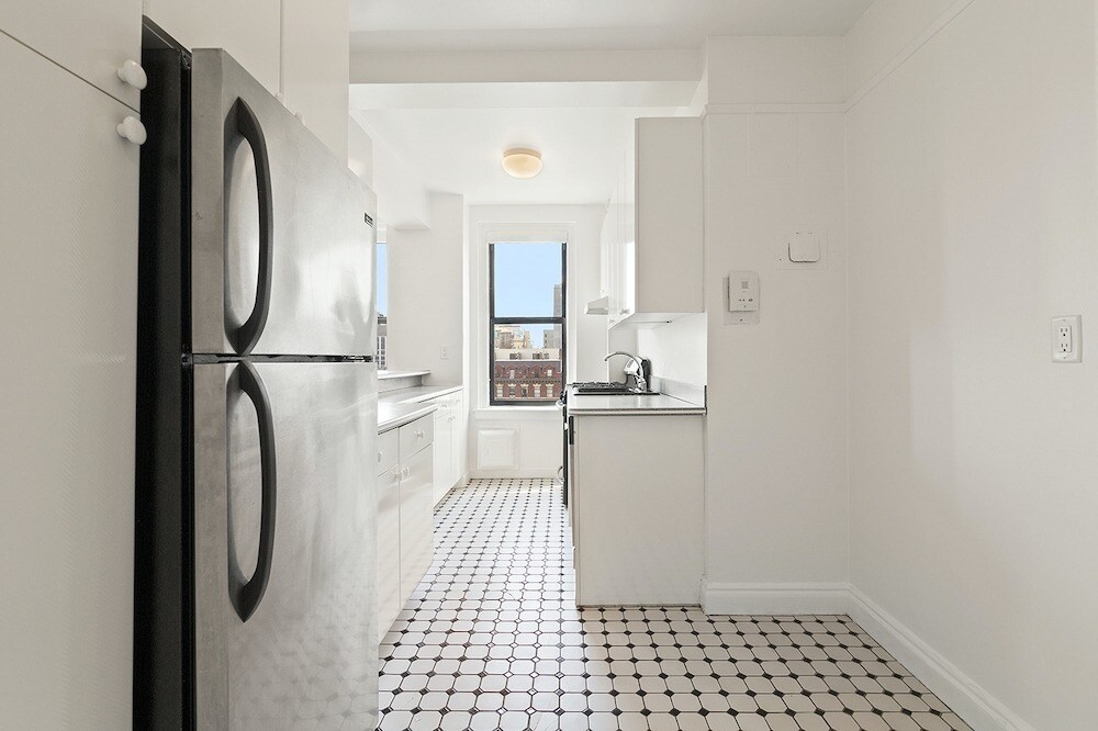 Foto principal - 301 E 21st St