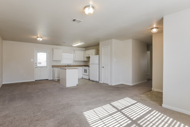 Building Photo - 4410 Thistle Pond Ct