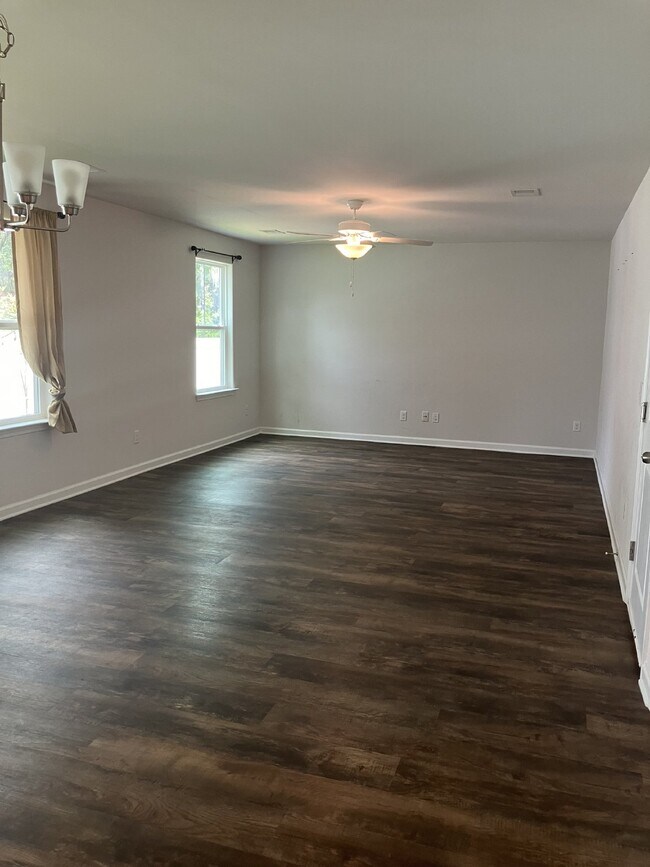 Foto del edificio - 499 Volunteer Park Road