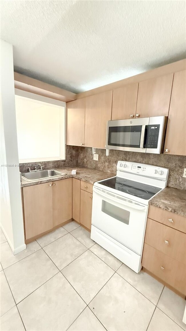 Building Photo - 95 NE 41st St
