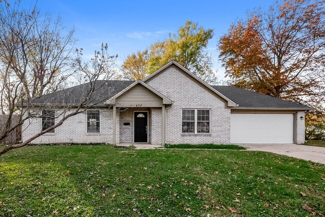 Building Photo - 450 Southgate Dr