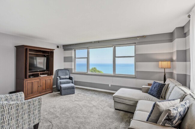 Foto del edificio - 11850 Edgewater Dr
